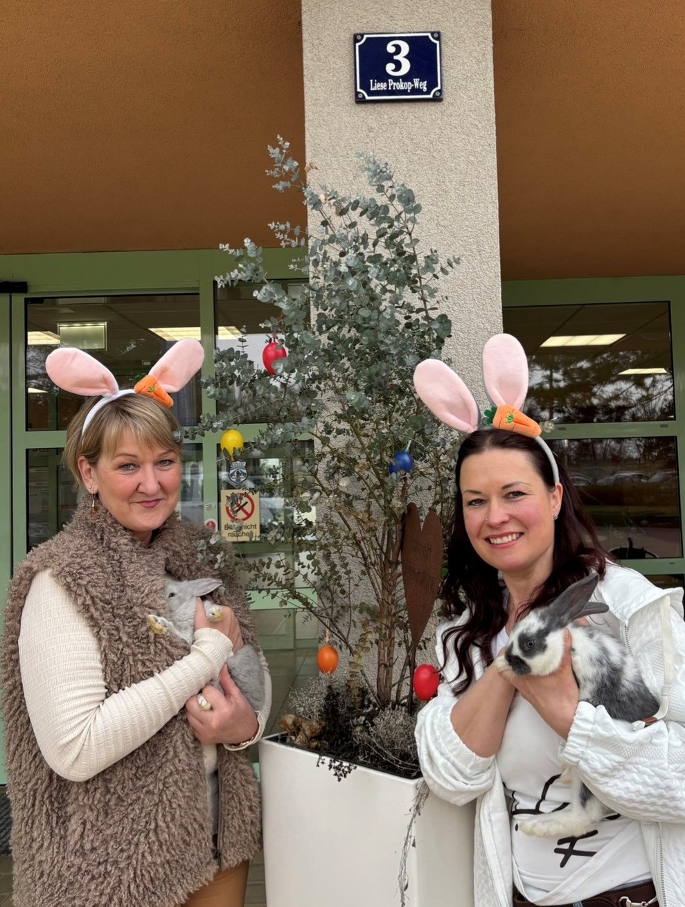 Der Osterhase mit Begleitung